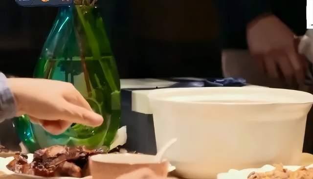 阿瑟 吃瓜,阿瑟的瓜田奇遇记