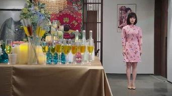 粉色旗袍吃瓜,一场视觉与味蕾的盛宴