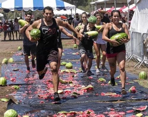 外国吃瓜群众现场,揭秘中国街头美食盛宴